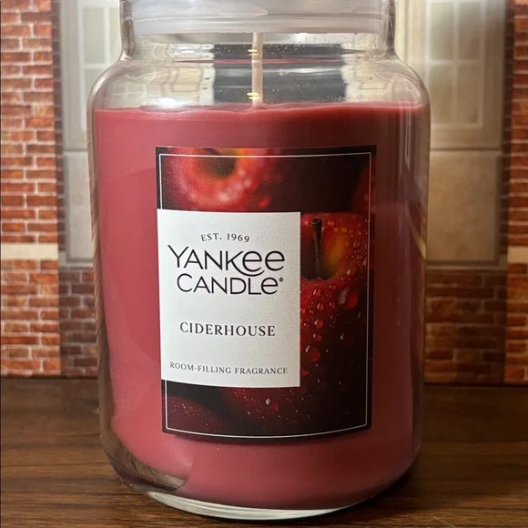 Yankee Candle Ciderhouse Large Jar - Picture 4 of 6